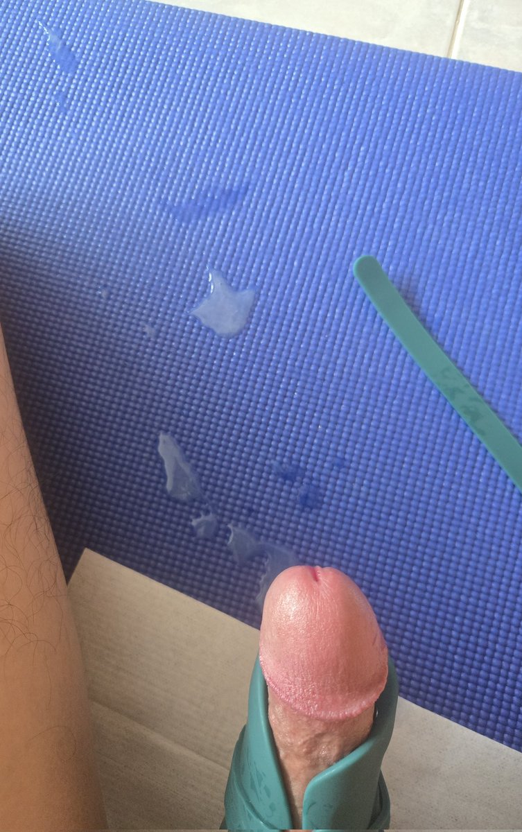 諗住拍片 點知震到射咗💦🫢