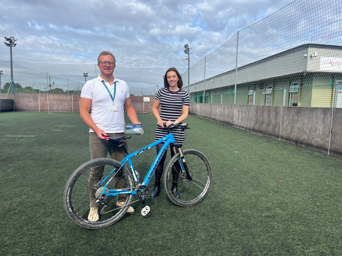 Working with <a href="/RevolutionYorks/">R-evolution</a>, we are offering free &amp; secure cycle parking for up to 250 bikes will be offered for anyone lucky enough to have bagged Coldplay tickets at Sewell Group Craven Park next month 🎤 🎵  🚲 

Book your place, here ⤵️ 

🔗  orlo.uk/Coldplay_Cycle…