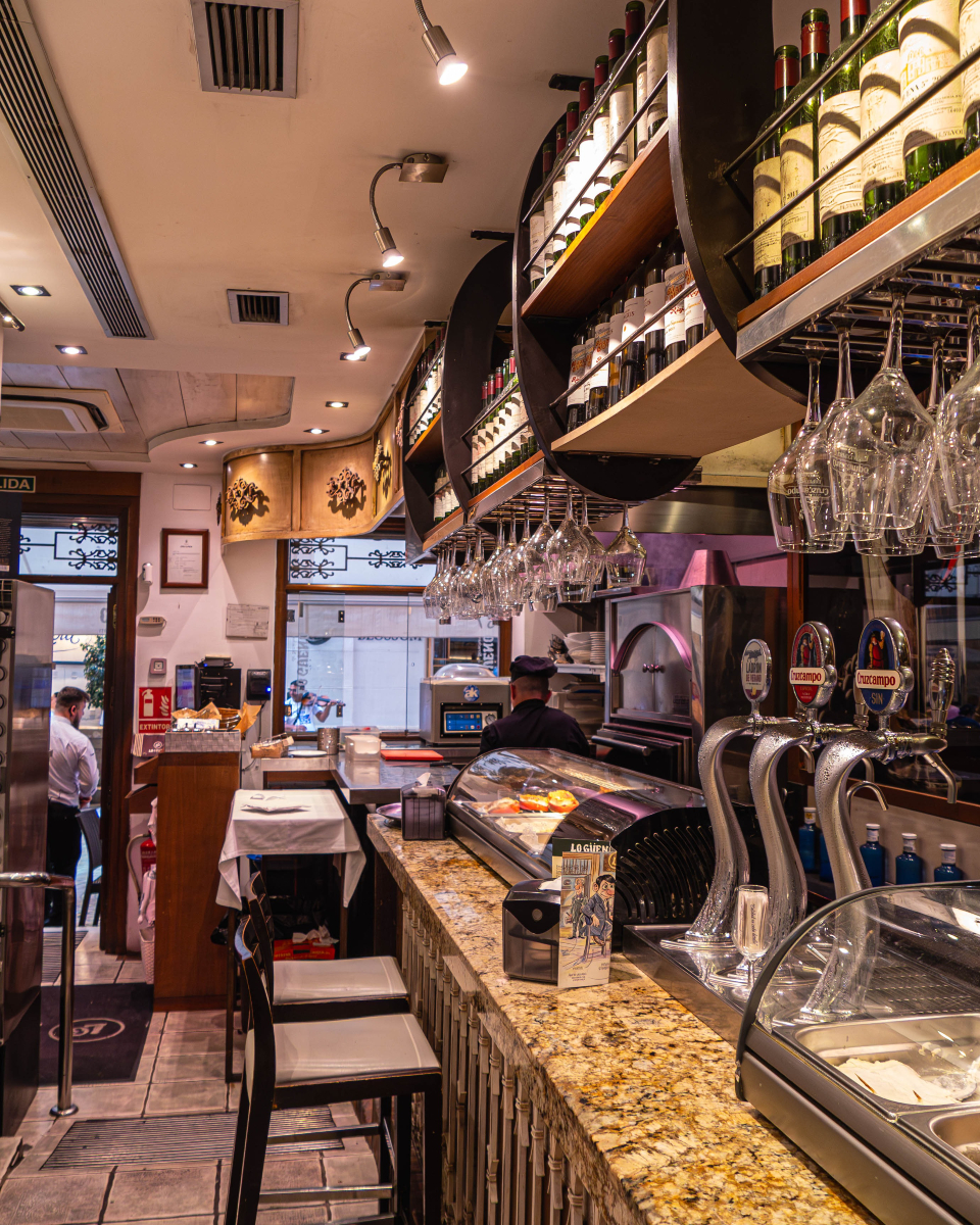 🔥 Desde 1967 encendiendo brasas y conquistando paladares.
En Málaga, el sabor tiene nombre: Lo Güeno.
🥩 Tradición, producto y fuego… nada más, y nada menos.
#Desde1967 #LoGüeno #SaborConHistoria