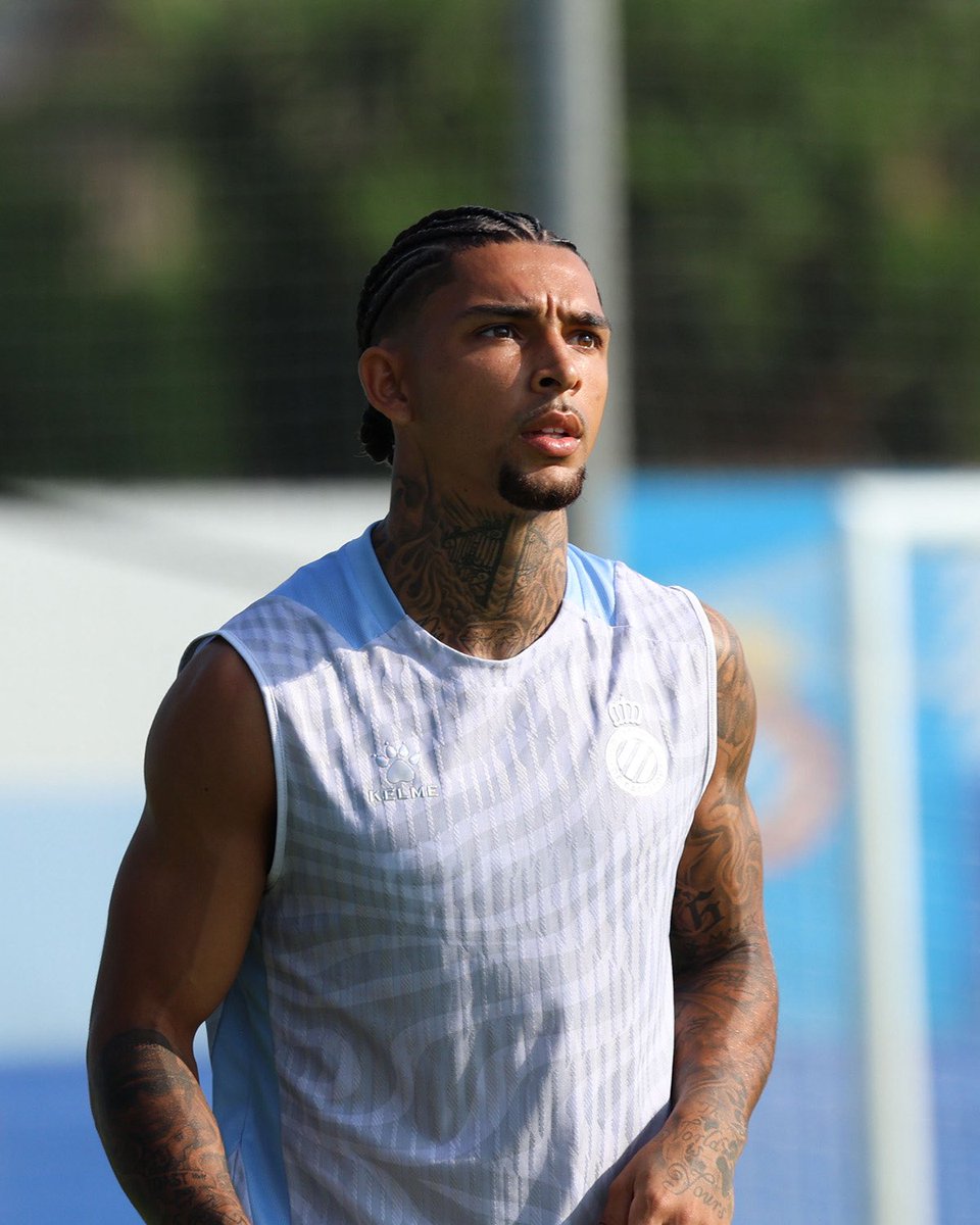 Ese peinado de Braithwaite....

La va a romper 
#rcde