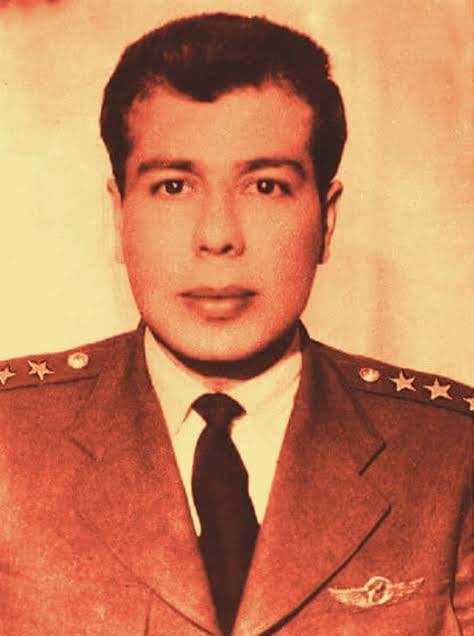 Şehidimiz Cengiz Topel'in otopsi raporundan;

- Sol gözü oyulmuş
- Genital bölgesi ezilmiş
- Kolları matkapla delinmiş
- Kafatasına çivi çakılmış
- Akciğeri ve kalbi noksan ya da tahrip edilmiş

Kalleşçe şehit edilen Pilot Yüzbaşı Cengiz Topel'i saygı ve minnetle anıyorum.