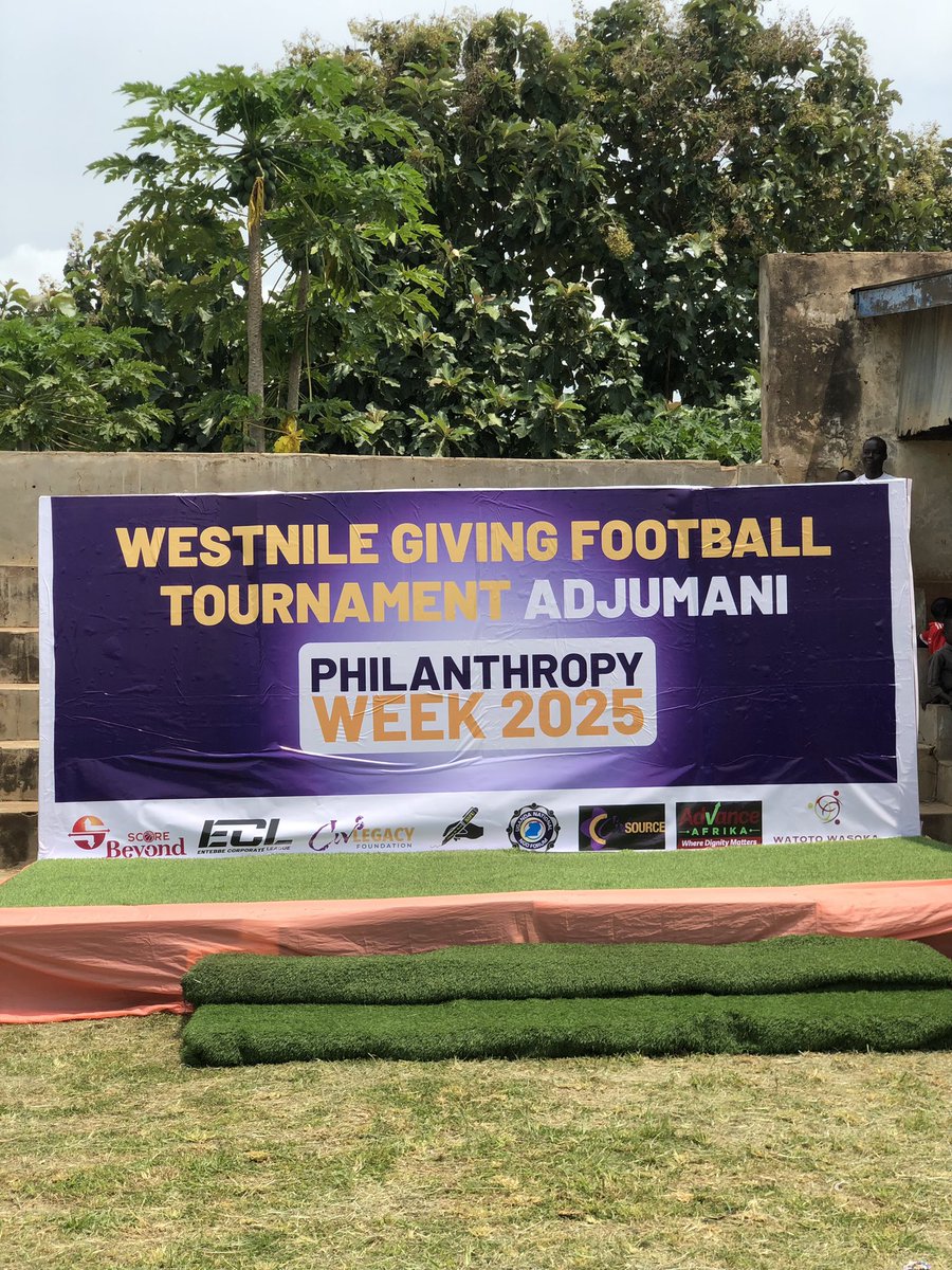 EntebbeCL's tweet image. Final day of the WestNile giving football tournament in Adjumani 🔥
Celebrating culture,promoting sports and environmental conservation #entebbecorporateleague #scorebeyond #sports #sembezaafrica