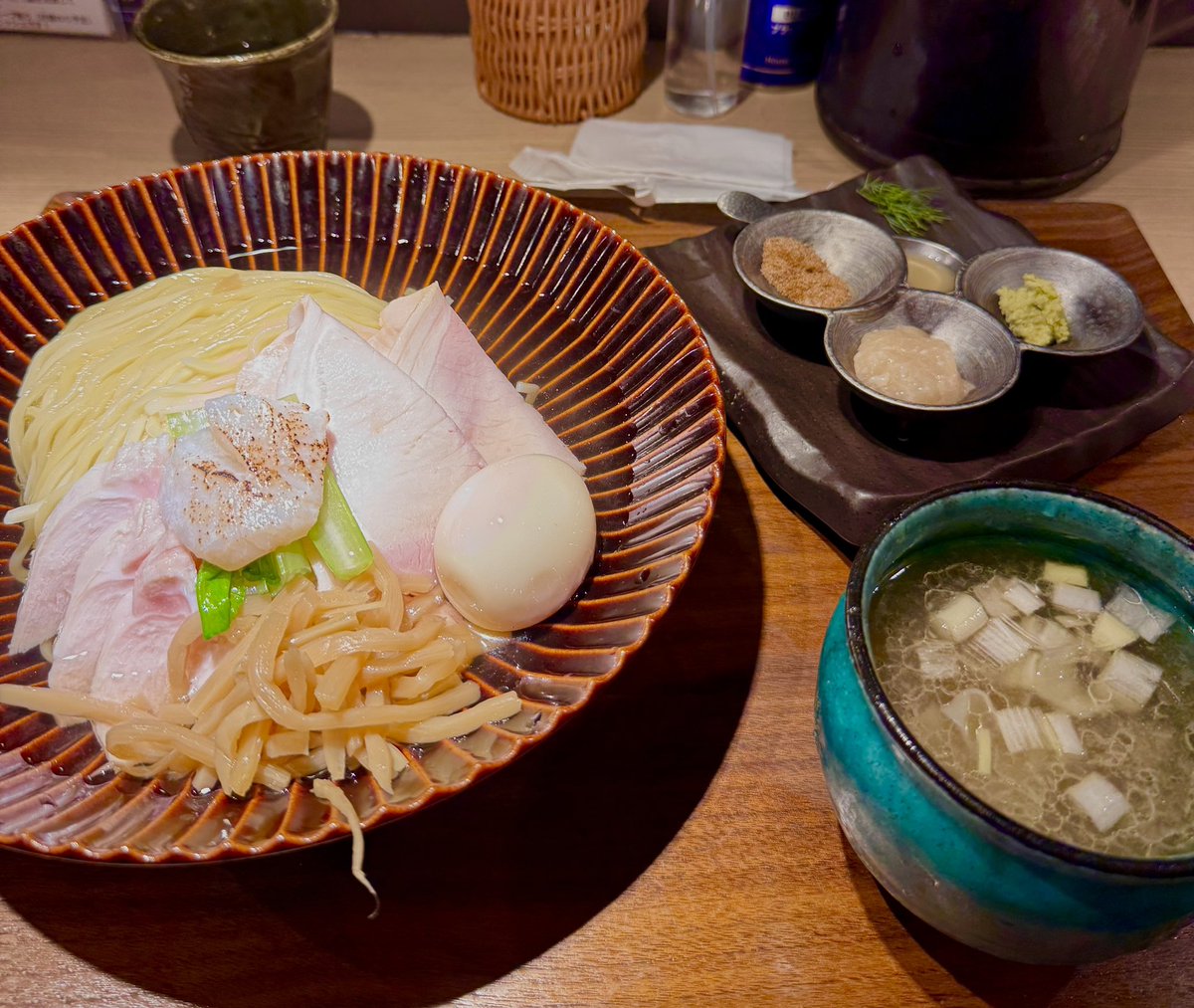 takeeeh's tweet image. 念願のほたて日和！9:25に到着したが既に記帳は終了。絶望し店前をウロウロしてたなんと2枠空いてた！ラッキー！味も接客も最高レベル😊本当に美味しかったです。ずーっと行ってみたかったお店に行けて大満足。夏休み最高のスタートです
#ほたて日和