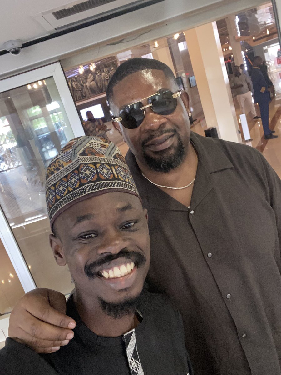 VECHILZ ✪ (@vechiallen) on Twitter photo Linked up with baba <a href="/DONJAZZY/">SUPREMOS 🤍🐘</a>, the day after my call to bar in Abuja!
Na baba dey give me position to take snap the picture.
Too humble and real! Linked up with baba <a href="/DONJAZZY/">SUPREMOS 🤍🐘</a>, the day after my call to bar in Abuja!
Na baba dey give me position to take snap the picture.
Too humble and real!