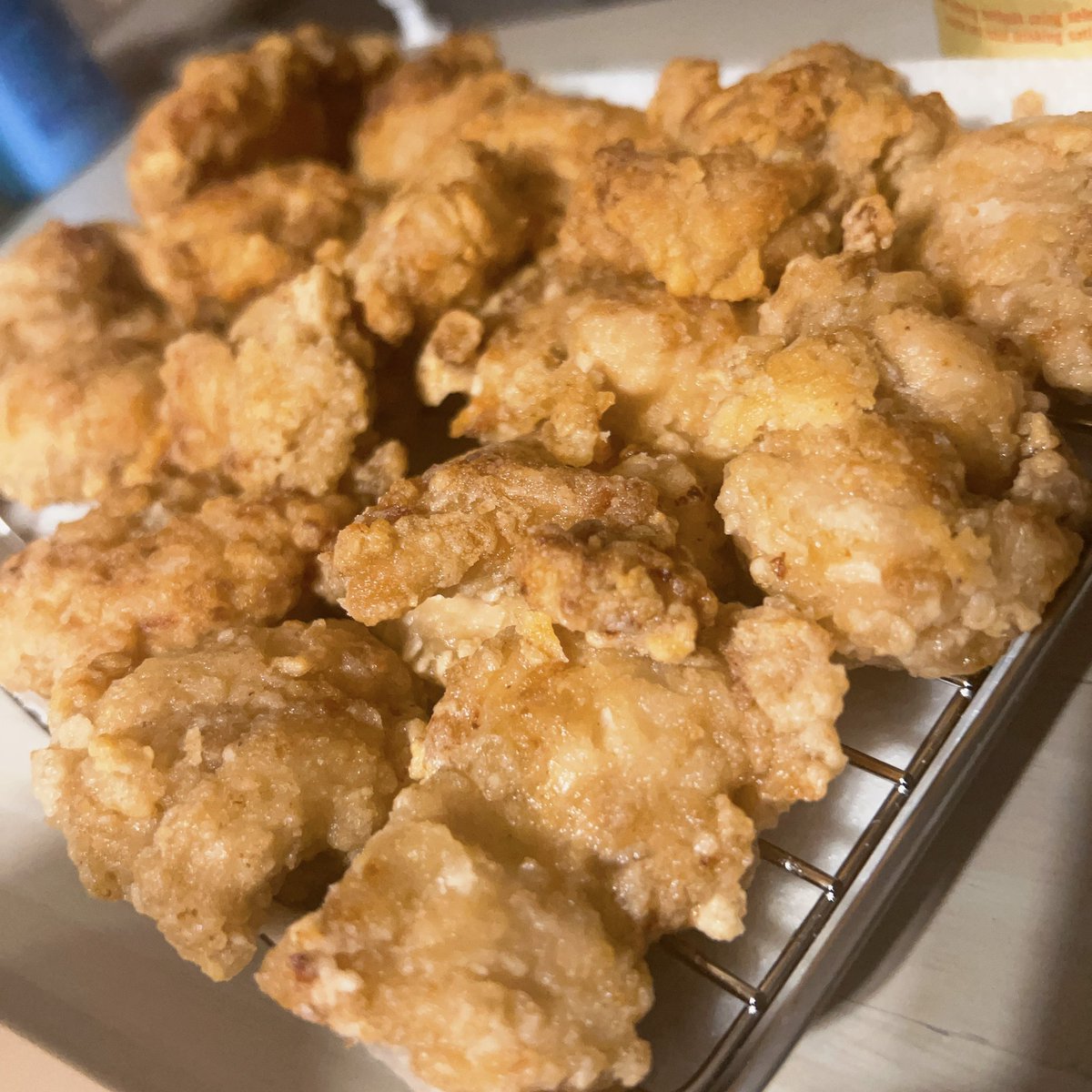 揚げすぎちゃった…としおしおされてましたが、550グラムの肉を使用したとおっしゃってました そりゃもりもりになりますわよ
