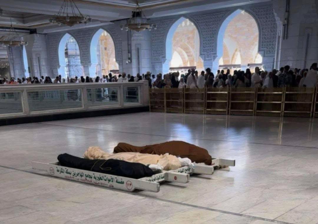 يا رب اغفر لأخي #محمد_القاسم 
وأبعثه مبتسمًا كما كان دائماً ، 
اللهم أرحم من كان في الأرض طيّب الذكر طاهر القلب ، وهب له بقدر دعاء الصالحين للأموات نعيماً ورضواناً وسروراً 
وجميع موتى المسلمين ..