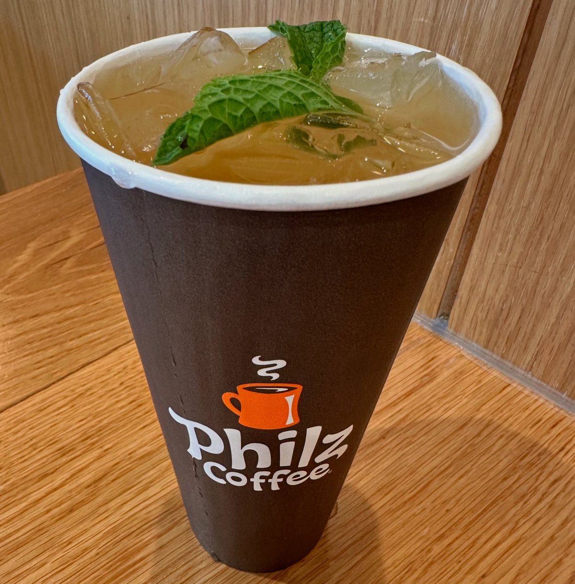 It’s a Scorcher in the Valley!

Had to cool off with a Yuzu Twist Lemon
Tea from #PhilzCoffee.

Cold brew tea and lightly sweetened lemonade with a vibrant twist of citrus Yuzu and fresh mint.

Two of my favorites, #IcedTea and #Yuzu, the Japanese fragrant citrus.

#inthe818