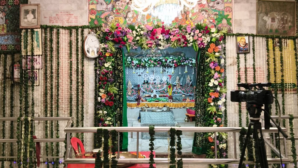 #माँ_जानकी_मंदिर 
 सीतामढ़ी मंदिर
 हिंदू धर्म में इस स्थान को वह स्थान माना जाता है जहाँ सीता एक खेत से एक बक्से में बंद मिली थीं, जब राजा जनक खेत की जुताई कर रहे थे। 
जय श्री राम 🙏🏻
जय माता जानकी 🙏🏻