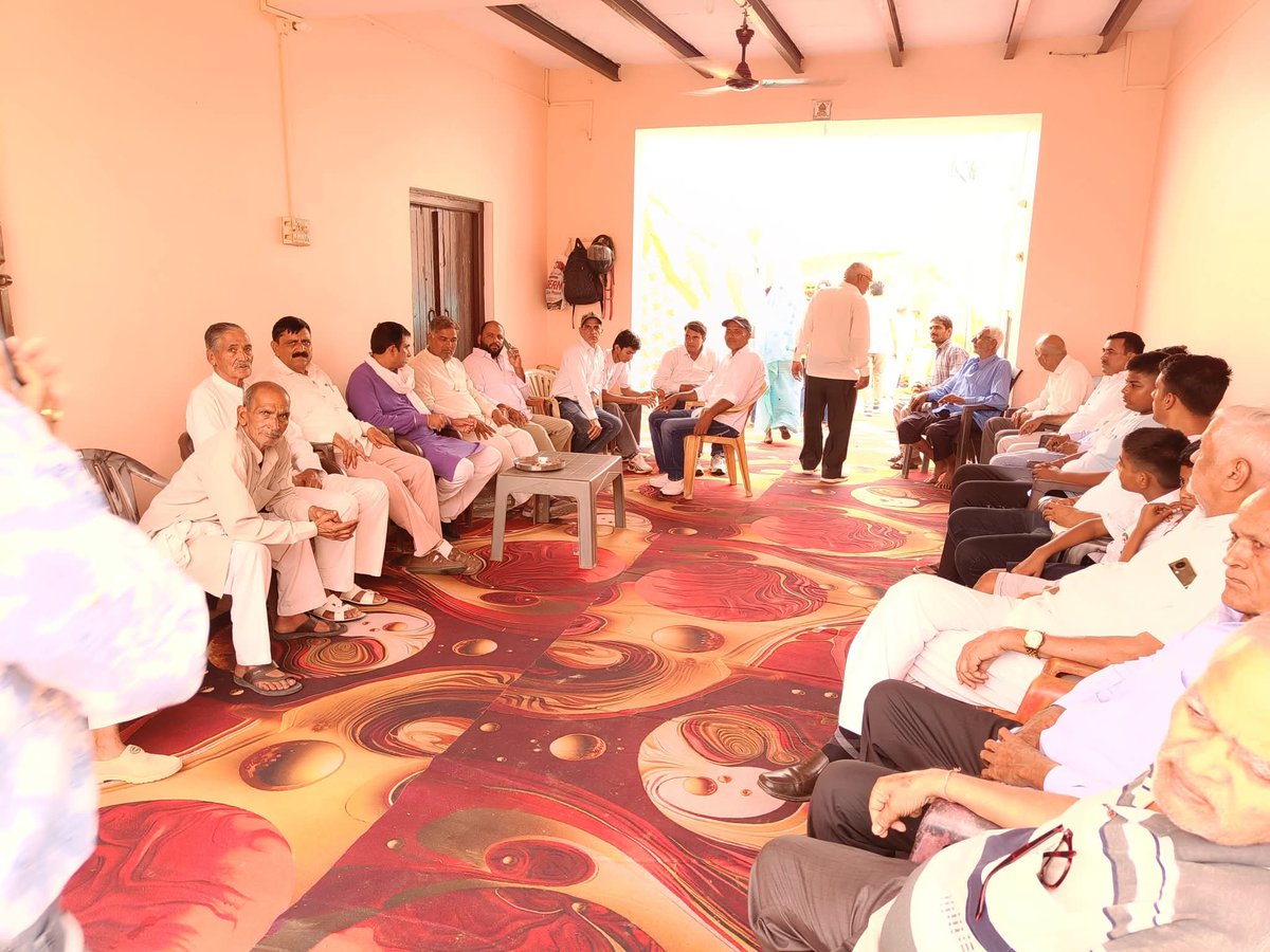 #योगी_सरकार_आपके_द्वार 
आज विधानसभा बुलंदशहर के ग्राम निमचाना की मड़ैया मे अरुण सिरोही की दादी की अरष्ट्री में पहुंचकर श्रद्धा सुमन अर्पित कर प्रसाद ग्रहण किया।
<a href="/PMOIndia/">PMO India</a> <a href="/BJP4India/">BJP</a> <a href="/CMOfficeUP/">CM Office, GoUP</a> <a href="/myogiadityanath/">Yogi Adityanath</a> <a href="/sunilbansalbjp/">Sunil Bansal</a> <a href="/Bhupendraupbjp/">Bhupendra Singh Chaudhary</a> <a href="/idharampalsingh/">Dharampal Singh</a> <a href="/Satendraupbjp/">Satendra Shishodia (मोदी का परिवार)</a>