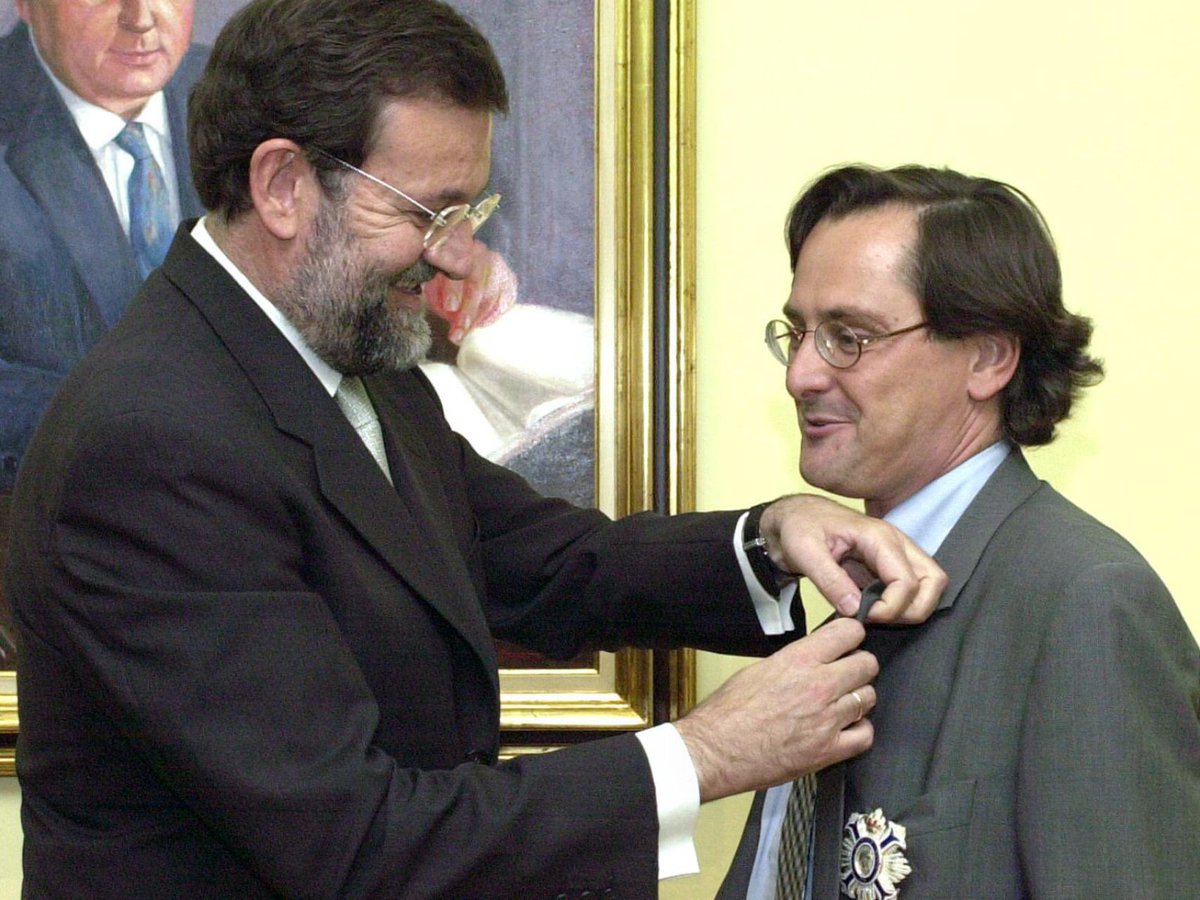 anaalonsogonza1's tweet image. Os habéis fijado cómo, tanto Paquito como Pedrito J, se están callando en sus panfletos basura lo de Cristóbal #Montoro y su trama para robarnos?🤔
Por recordar, digo…