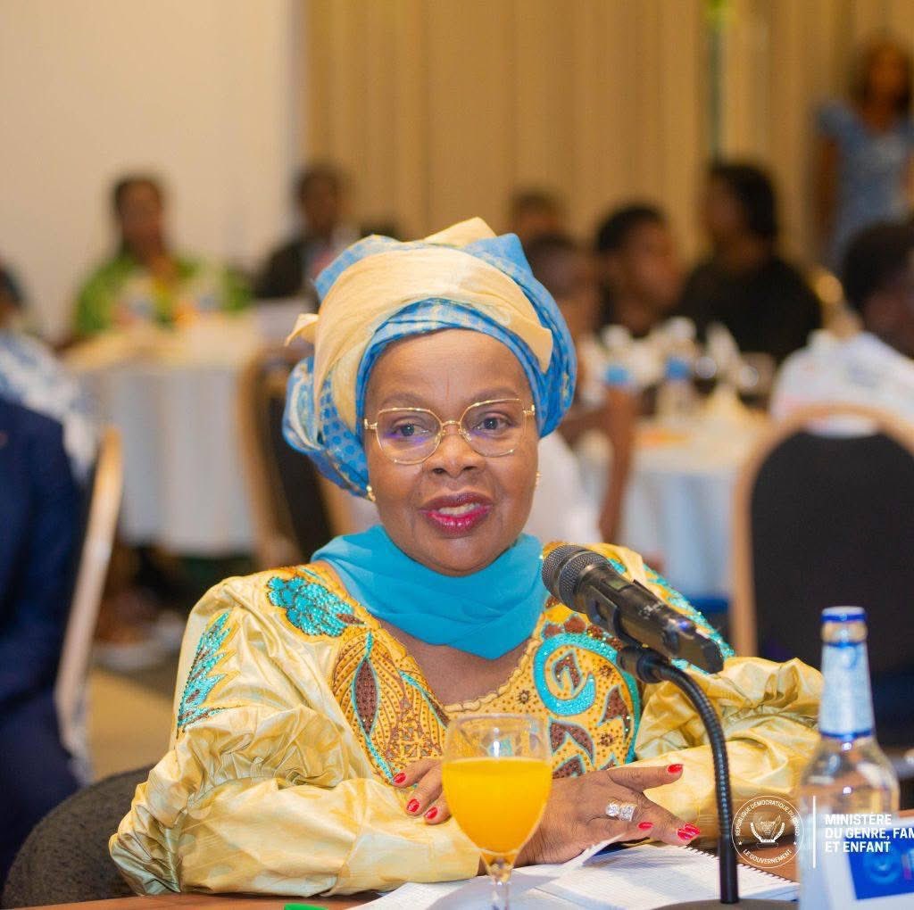 ANNY T. MODI (@annytenga) on Twitter photo Je tiens à saluer la méthode de gestion de Mme Léonie Kandolo Omoyi <a href="/leonnie_kandolo/">Leonnie Kandolo Omoyi</a> à la tête du Ministère <a href="/GenreRDC/">Ministère du Genre , Famille et Enfant</a>
En mettant l’accent sur le rôle #normatif du ministère, elle a privilégié le suivi rigoureux de l’application des politiques publiques liées au genre, aux droits Je tiens à saluer la méthode de gestion de Mme Léonie Kandolo Omoyi <a href="/leonnie_kandolo/">Leonnie Kandolo Omoyi</a> à la tête du Ministère <a href="/GenreRDC/">Ministère du Genre , Famille et Enfant</a>
En mettant l’accent sur le rôle #normatif du ministère, elle a privilégié le suivi rigoureux de l’application des politiques publiques liées au genre, aux droits