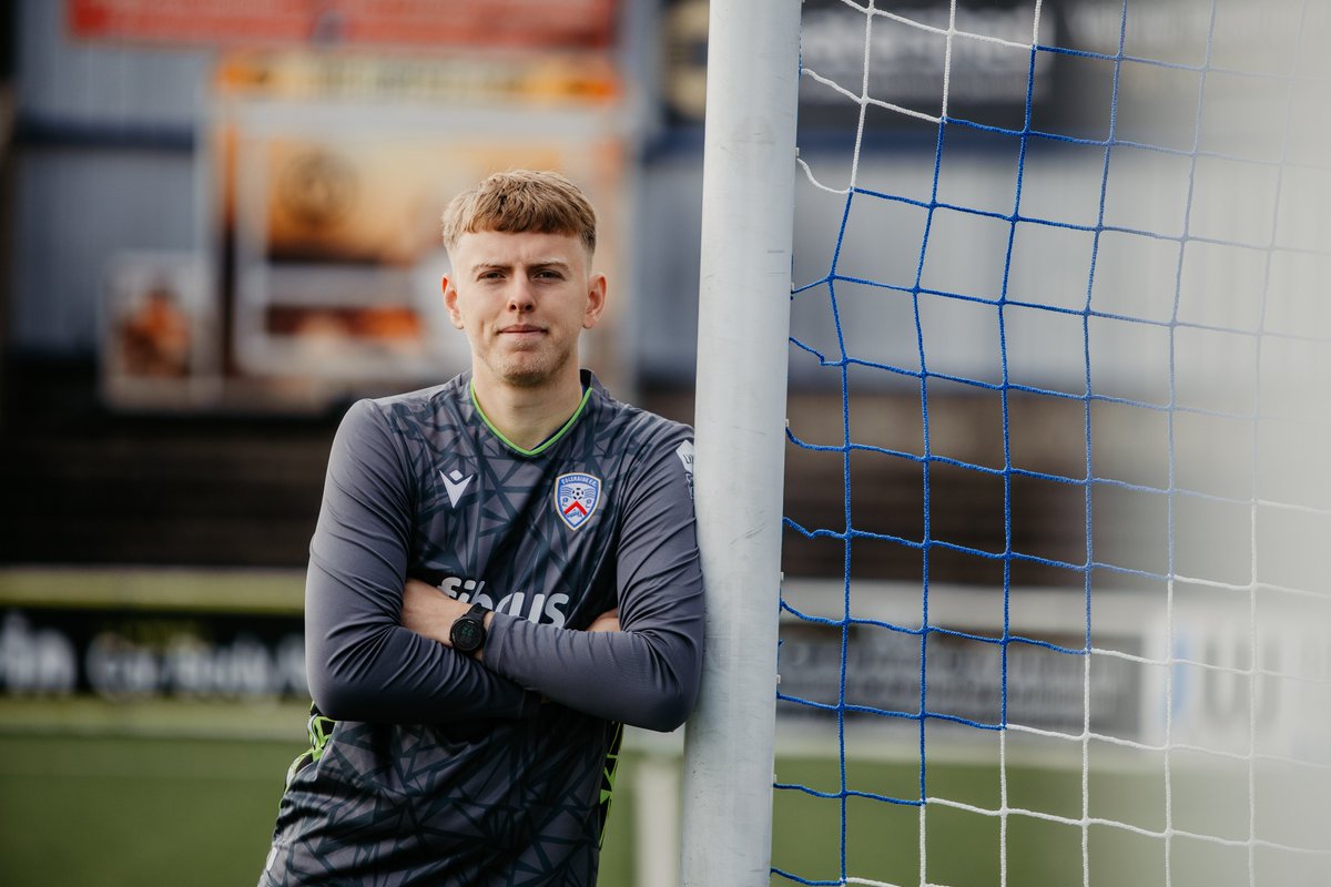 ColeraineFC's tweet image. New hands between the sticks 🧤

A warm welcome to Harry Evans who joins the Bannsiders on loan from Derby County 👊 #COTB

👉 colerainefc.com/hello-harry/