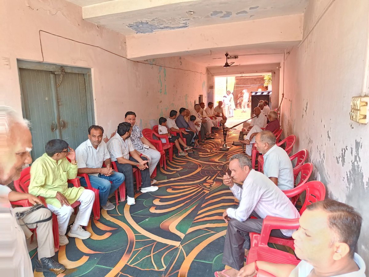 #योगी_सरकार_आपके_द्वार 
आज विधानसभा बुलंदशहर के ग्राम सरदारनगर मे सतीश प्रधान जी के चाचा जी की अरष्ट्री में पहुंचकर श्रद्धा सुमन अर्पित कर प्रसाद ग्रहण किया।
<a href="/PMOIndia/">PMO India</a> <a href="/BJP4India/">BJP</a> <a href="/CMOfficeUP/">CM Office, GoUP</a> <a href="/myogiadityanath/">Yogi Adityanath</a> <a href="/sunilbansalbjp/">Sunil Bansal</a> <a href="/Bhupendraupbjp/">Bhupendra Singh Chaudhary</a> <a href="/idharampalsingh/">Dharampal Singh</a> <a href="/Satendraupbjp/">Satendra Shishodia (मोदी का परिवार)</a>
