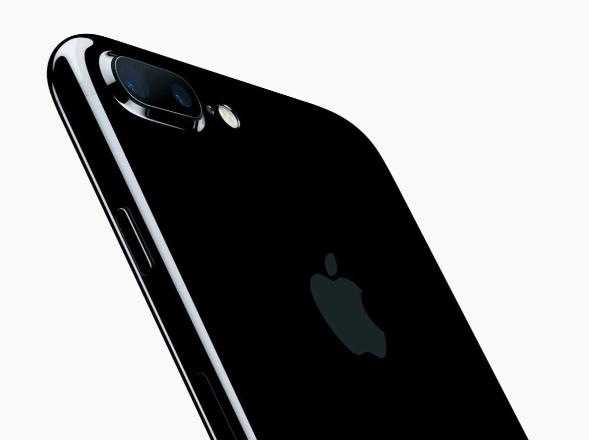 Jet Black iPhone 7 Plus is the best looking phone of all time