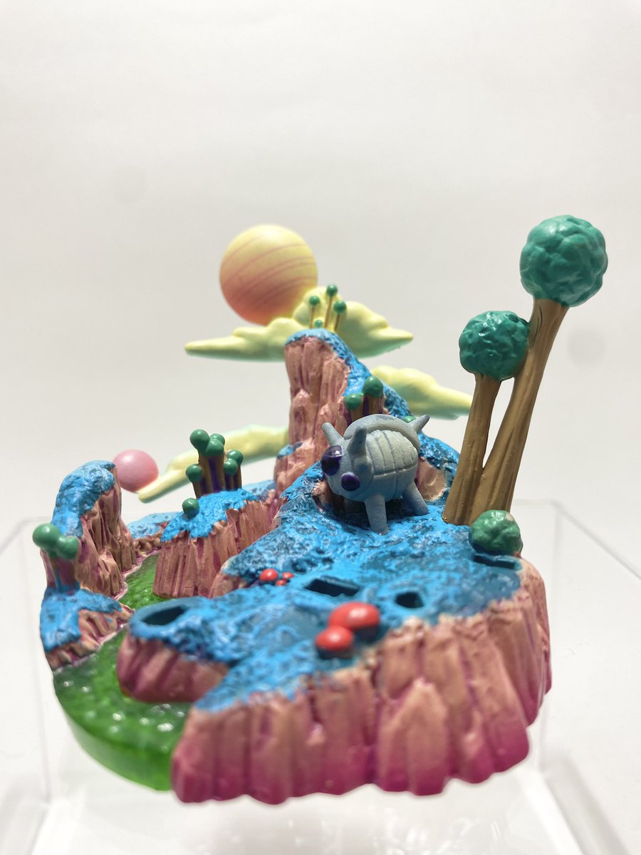 【ナメック星到着】

自分が一番綺麗だと思うドラカプ着弾。

クリリン&amp;悟飯の作り込みもすごいですが、やはり見所はナメック星の地形✨

これでもかというくらい細部まで造形されていてもはや美術品レベル。

本当に色鮮やかで目の保養です☺️

#ドラカプ