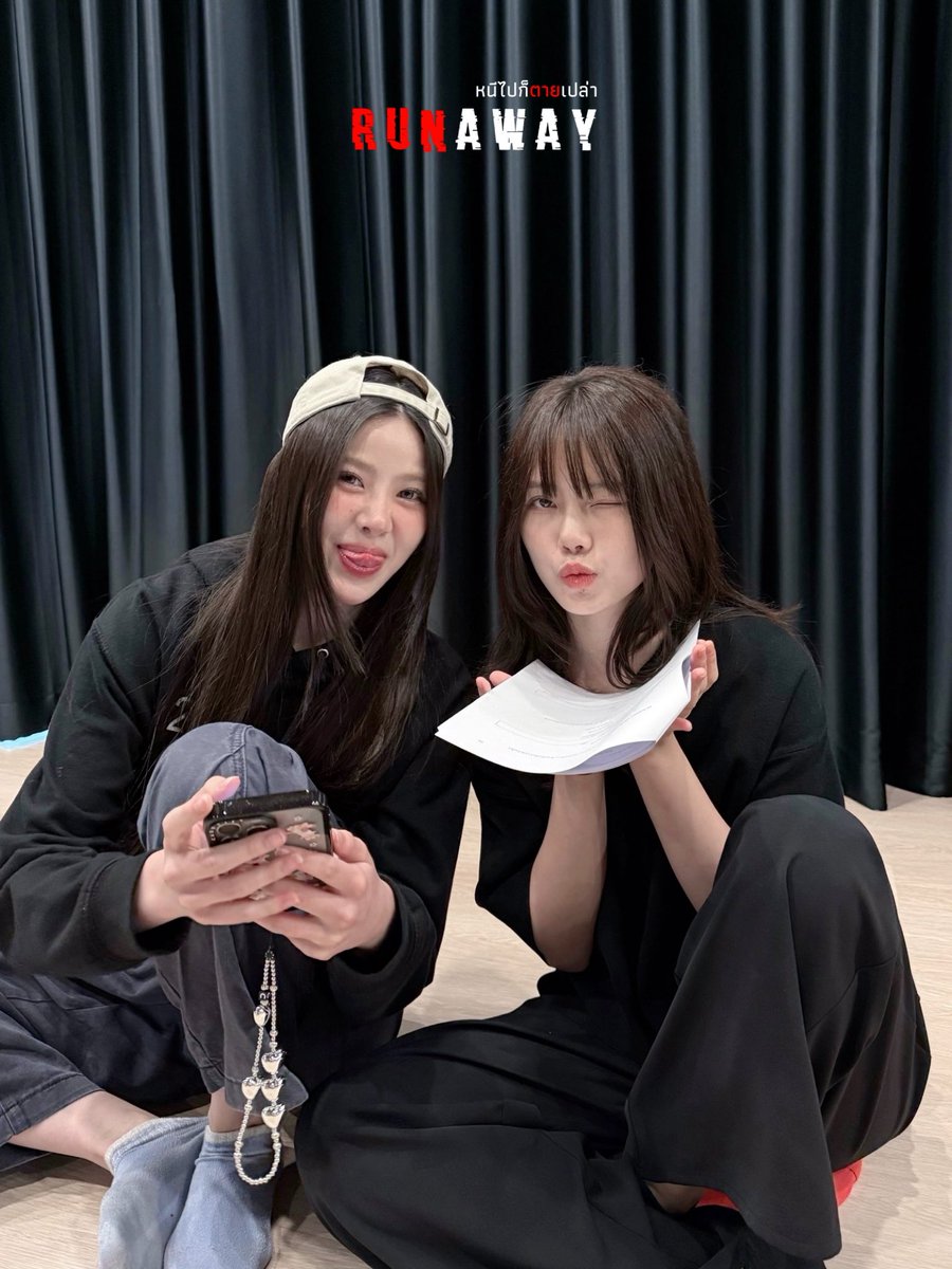 จิ๋วมานี่มา ~
Workshop อีกหนึ่งวันกับ “มิวสิค-เปียโน” 

#WORKSHOP_RUNAWAY #RunawayTheSeries #หนีไปก็ตายเปล่า #Miusic #Pianonichapat