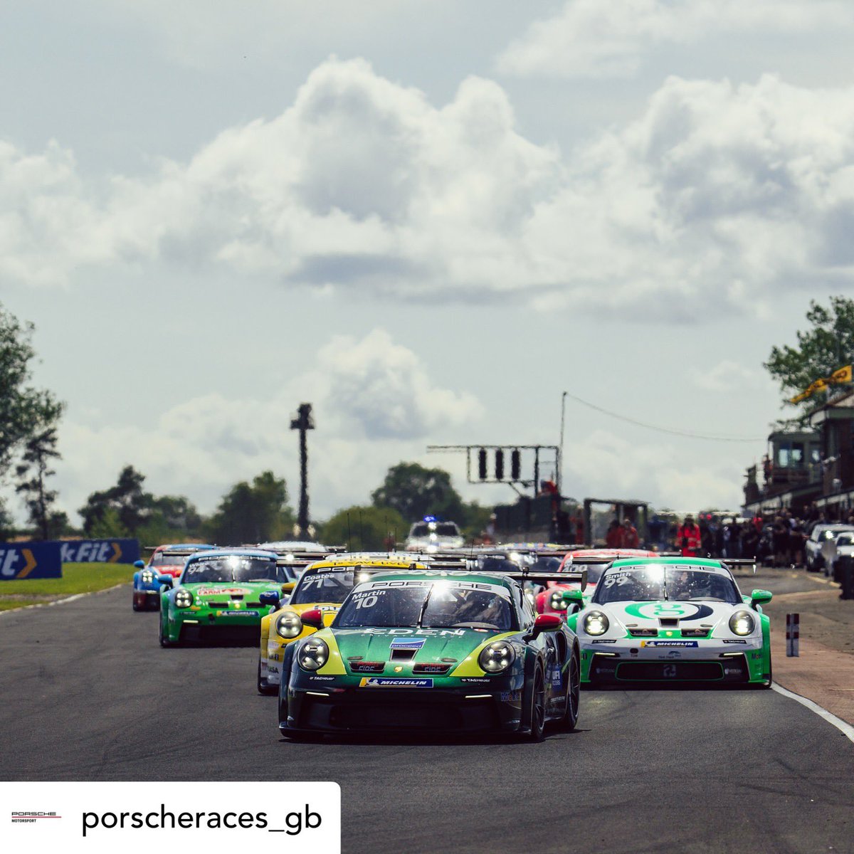 OSS_Int's tweet image. Great to be back with the @PorscheRaces_GB crew at Croft at the weekend 🏁

Next stop with Porsche GB 🔜 Knockhill, Scotland 🏴󠁧󠁢󠁳󠁣󠁴󠁿 

#motorsport #porsche #carreracupGB #physio #sport #recovery #preparation #performance #racing #osteopathy #sportstherapy #worldwide #repost