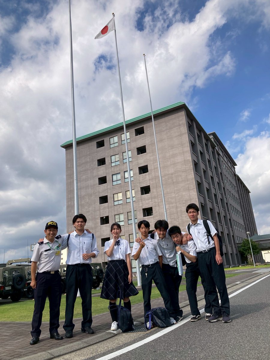 【名古屋大谷高校オープンカンパニー】 
　名古屋大谷高校の２年生の皆さんに対して、３日間の『オープンカンパニー』を行いました！！ 
　「自衛隊のイメージが変わりました！」「進路の１つとしてありです！」などの嬉しい一言をいただきました（^_-）-★ 
#名古屋大谷 
#オープンカンパニー