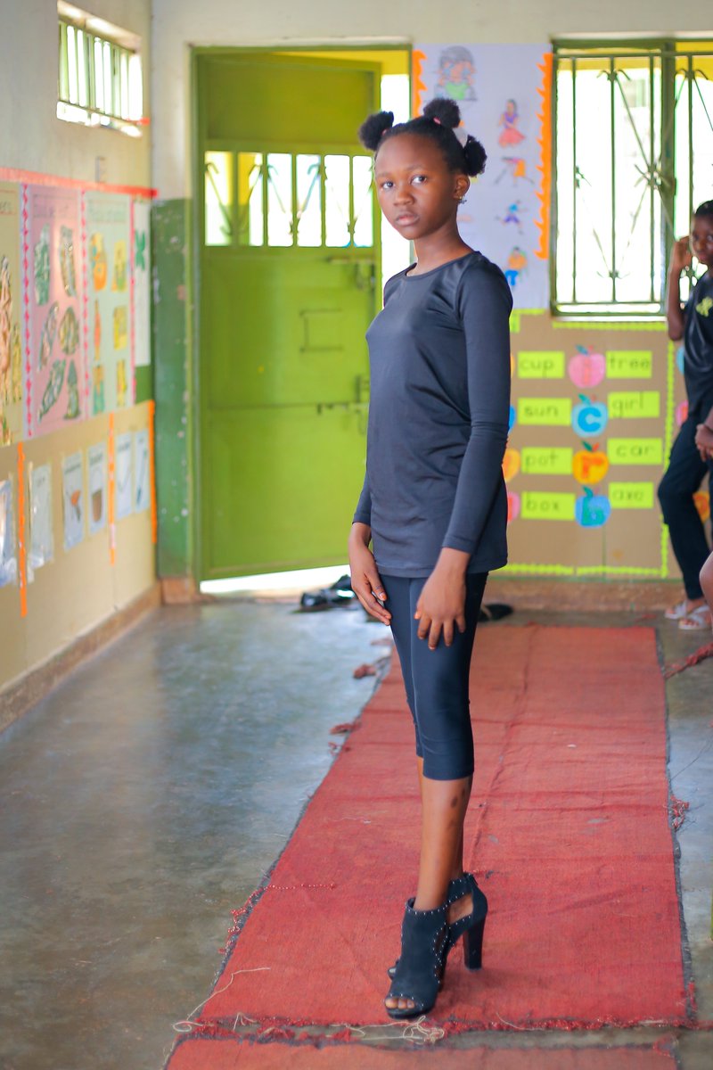 ElevateFdn's tweet image. They came to walk and left ready to own the runway. 💥 Elevate Kids took on modeling training with style and heart.&quot;
#YouthPower #modelinthemaking #nextbigthing #RunwayReady #fashiontraining #risingstars #creativeyouth #queensyoungleaders #modelsquad #lightscameraaction