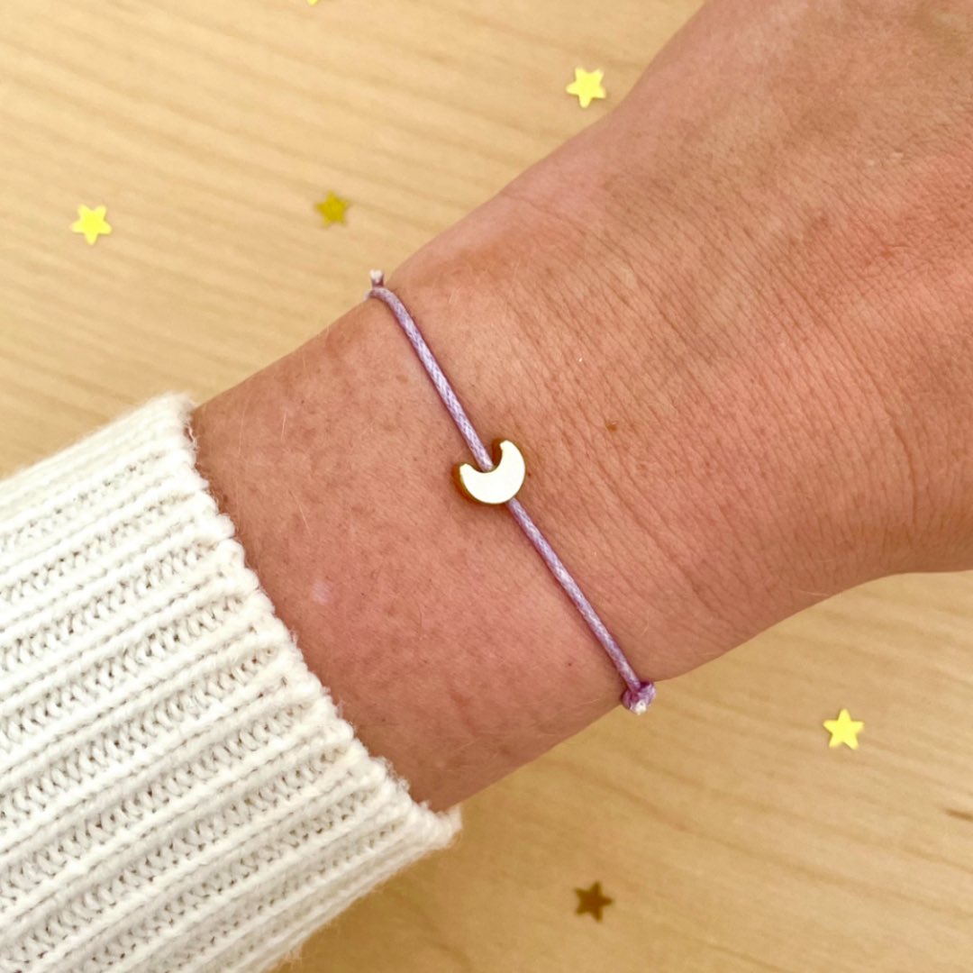 Tiny moon and star adjustable cord bracelets 🌙✨✨✨

etsy.com/shop/janebprin…

#elevenseshour #shopindie #giftsforher #halloween2025 #handmadebracelet #handmadejewellery #birthdaygifts #etsyfinds #etsygifts #SmallBizFridayUK