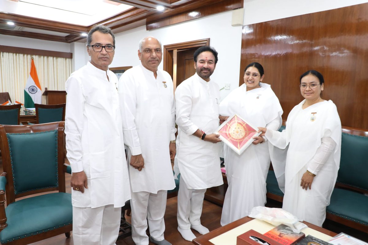 G Kishan Reddy (@kishanreddybjp) on Twitter photo Sister Nikita and other Brahmakumaris from Om Shanti Retreat Center, Manesar, Gurugram, called on and tied ‘Rakhi’ on the eve of Raksha Bandhan in New Delhi, today.
<a href="/BrahmaKumaris/">Brahma Kumaris</a> <a href="/OMSHANTIRETREAT/">Brahma Kumaris ORC</a> Sister Nikita and other Brahmakumaris from Om Shanti Retreat Center, Manesar, Gurugram, called on and tied ‘Rakhi’ on the eve of Raksha Bandhan in New Delhi, today.
<a href="/BrahmaKumaris/">Brahma Kumaris</a> <a href="/OMSHANTIRETREAT/">Brahma Kumaris ORC</a>