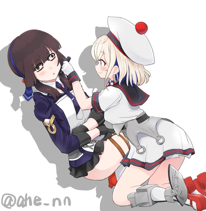 寝てるモガドールのまぶたに目を描くグロワール