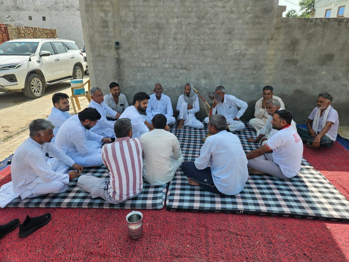 bbhavyabishnoi's tweet image. 1/3 #आदमपुर हलके में विकास कार्यों की कड़ी को आगे बढ़ाते हुए आज विभिन्न कार्यों का उद्घाटन किया। भाजपा व अन्य देशभक्तों द्वारा मनाए जा रहे 15 अगस्त आज़ादी महोत्सव उपलक्ष्य में आज डोभी गांव में कार्यकर्त्ताओं के साथ तिरंगा यात्रा में भाग लिया। अपनों के सुख दुःख में शिरकत की।…