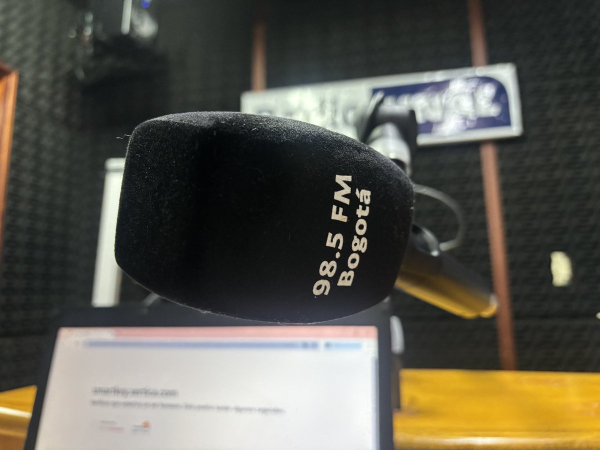 Análisis UNAL (@analisisunal) on Twitter photo 🔴 ¡Es VIERNES!
Muy buenos días ☺️
📻 Les esperamos
<a href="/RadioUNAL/">Radio UNAL</a> 98.5 fm
<a href="/RadioUNALmed/">Radio UNAL Medellín</a> 100.4 fm
📱 Conéctese radio.unal.edu.co
🎙️ En minutos, Análisis UNAL con
<a href="/EscandonEliana/">EscandonEliana</a> <a href="/somyramirez/">Somy</a> y Jairo Currea. 🔴 ¡Es VIERNES!
Muy buenos días ☺️
📻 Les esperamos
<a href="/RadioUNAL/">Radio UNAL</a> 98.5 fm
<a href="/RadioUNALmed/">Radio UNAL Medellín</a> 100.4 fm
📱 Conéctese radio.unal.edu.co
🎙️ En minutos, Análisis UNAL con
<a href="/EscandonEliana/">EscandonEliana</a> <a href="/somyramirez/">Somy</a> y Jairo Currea.