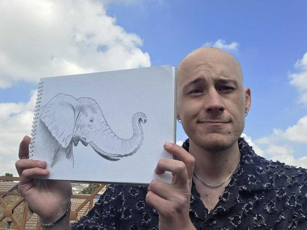 bubzspyk's tweet photo. Big ears, big heart. πβοΈ Practicing textures and shading with this gentle giant.
#elephantart #pencildrawing #sketchbook #wildlifeart #graphiteart #ArtOfTheDay #animaldrawings #artistoninsta #artgallery #artmoots #Safari #draw #elephant #bubzspyk https://t.co/GBCCSgN3jE