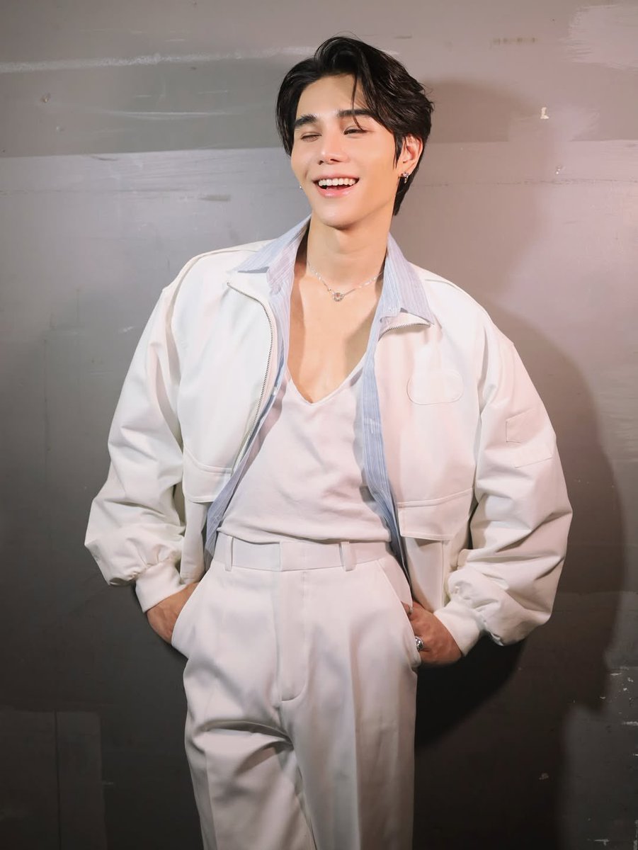 PostIG Updated  08.08.68

ใส่ชุดขาวไม่ได้จะเป็นนางฟ้า แต่อยากเป็นคนที่เธอมองตาแล้วใจละลาย🫰🏻

[ From — studio_on_saturn ]
#BrandsxJeffSatur
#AddFlovorToYourLife
ᱸ 𓈒 ꒰ #JeffSatur <a href="/jeffsatur/">𝗝 𝗘 𝗙 𝗙 𝗦 𝗔 𝗧 𝗨 𝗥 (罗杰夫)</a> ꒱ 🪐 ᱸ 𓈒