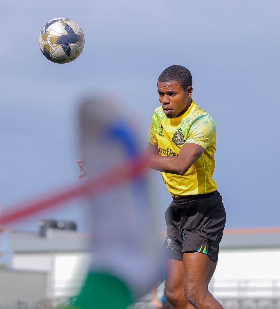 SIKU KAMA YA LEO MWAKA 2024: NUSU FAINALI NGAO YA JAMII

Yanga 1-0 Simba
44’ Maxi Nzengeli (Assist Prince Dube)

#daimambele #Nyumamwiko 💚💛