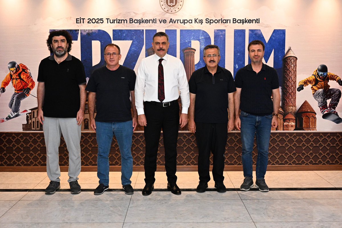 Hüseyin Kır (@huseyinkir64) on Twitter photo Çorum Valisi iken beş yıl maiyetinde çalışmaktan onur duyduğum Erzurum Valimiz Sayın Mustafa Çiftçi‘yi arkadaşlarımızla birlikte ziyaret ettik. Sıcak karşılamasından ve hoş sohbetinden dolayı Sayın Valimize teşekkür ediyor, saygılarımı sunuyorum.<a href="/miamustafacftci/">Mustafa ÇİFTÇİ</a> Çorum Valisi iken beş yıl maiyetinde çalışmaktan onur duyduğum Erzurum Valimiz Sayın Mustafa Çiftçi‘yi arkadaşlarımızla birlikte ziyaret ettik. Sıcak karşılamasından ve hoş sohbetinden dolayı Sayın Valimize teşekkür ediyor, saygılarımı sunuyorum.<a href="/miamustafacftci/">Mustafa ÇİFTÇİ</a>