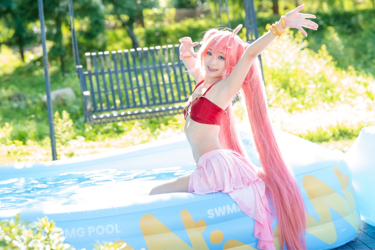 夏天就是要玩水啊uwu!

📷軟軟
#ミリム・ナーヴァ #水着 
#cosplay
