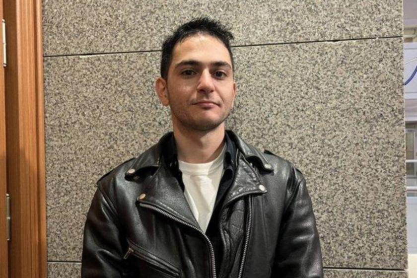 📌 Gazeteci Furkan Karabay’ın tutukluluğuna ilişkin aylık incelemede tahliye kararı çıkmadı

Gazeteci Furkan Karabay, “terörle mücadelede görev almış kişileri hedef göstermek” ve “cumhurbaşkanına hakaret” suçlamalarıyla 15 Mayıs’tan bu yana tutuklu. İstanbul 11. Sulh Ceza