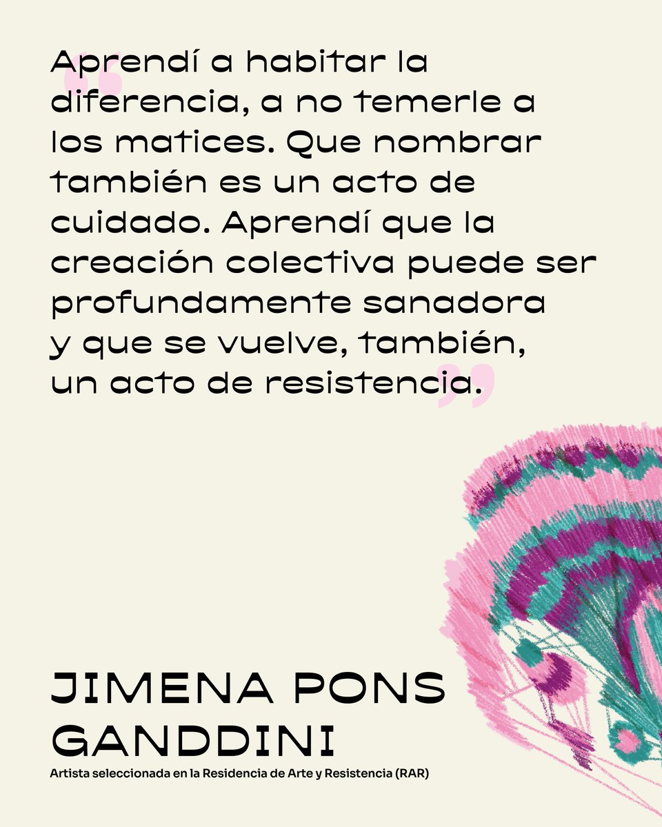 En nuestro #AniversarioRevoltoso recordamos a Jimena Pons en la Residencia de Arte y Resistencia (RAR). Su trabajo tipográfico pasó de lo individual a un proceso colectivo y político, donde las letras fueron diálogo, memoria y construcción junto a otres. 🎨✨