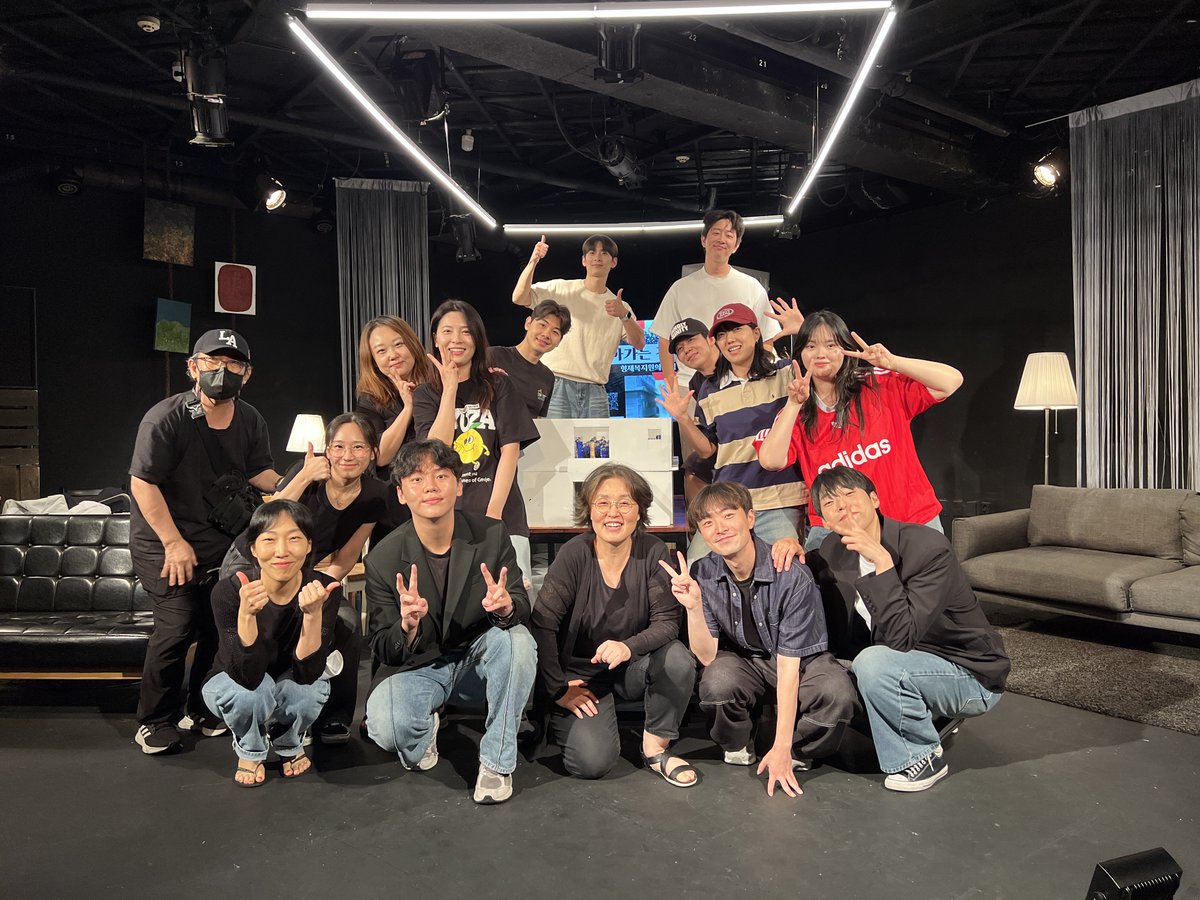 #다큐시어터 #집으로돌아가는길 #형제복지원의기억 

다큐시어터 <집으로 돌아가는 길: 형제복지원의 기억> 공연 성료✨️

짧은 기간이지만 극장을 찾아주시고
함께 말해주신 관객분들께
진심으로 감사드립니다.

▫️2025.07.31.-08.08.
▫️연우소극장