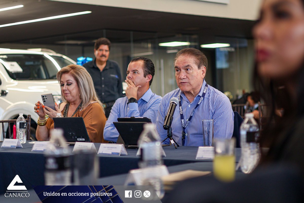 🚗En #CANACODurango realizamos nuestra Sesión de Consejo en GWM Durango, con la participación de:
🔹Lic. <a href="/_MarioGuerrero/">Mario Guerrero</a> – Medio Maratón Durango CANACO
🔹Jonathan Ortega y Hervin Hernández – GWM Durango
🔹Mtro. Efraín Limones - <a href="/INEGI_INFORMA/">INEGI INFORMA</a> 
Gracias GWM su cálida anfitrionía