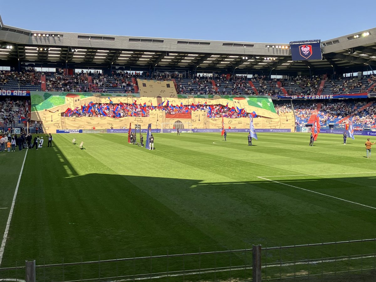 Nicolas Joyau (@joyaunicolas) on Twitter photo ⚽️🔴🔵 Reprise !! C’est parti pour cette nouvelle saison ! En National cette année, en espérant que « l’esprit Malherbe » renaisse et que le club trouve confiance & réussite grâce à du beau jeu sur le terrain.
Soutien au <a href="/SMCaen/">Stade Malherbe Caen</a> ! #SMCaen #SMC #Caen ⚽️🔴🔵 Reprise !! C’est parti pour cette nouvelle saison ! En National cette année, en espérant que « l’esprit Malherbe » renaisse et que le club trouve confiance & réussite grâce à du beau jeu sur le terrain.
Soutien au <a href="/SMCaen/">Stade Malherbe Caen</a> ! #SMCaen #SMC #Caen