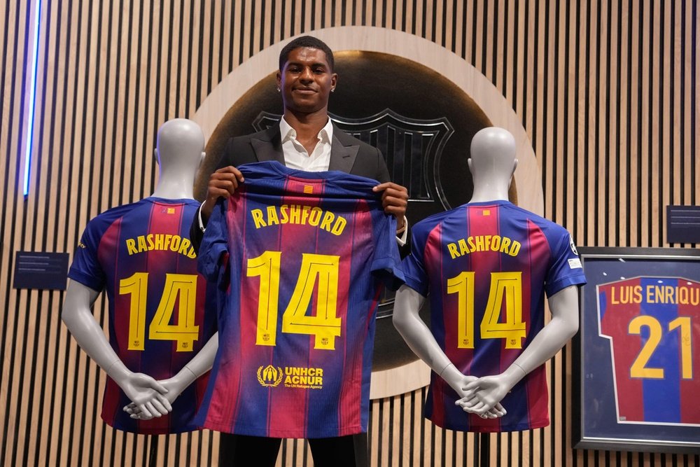 De los 104 fichajes realizados en la Liga española, únicamente se han inscrito 50, pero parece que solo se habla de los jugadores no inscritos del Barça.