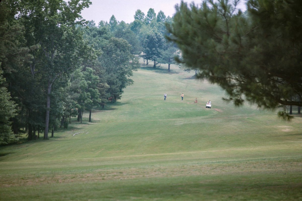 UGAGolfCourse's tweet image. ✨Happy Flashback Friday✨ Today we&apos;re highlighting Hole #7, the par 5 that&apos;s tougher than it looks. Whether it&apos;s slicing a tee shot into the woods or topping a second shot, the front nine&apos;s only par 5 always keeps us humble.