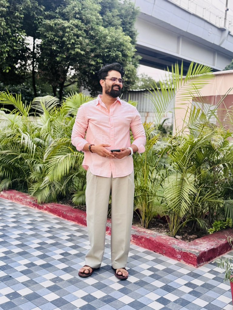कभी कभी बिना कुर्ता भी ठीक ही लगता है 💫