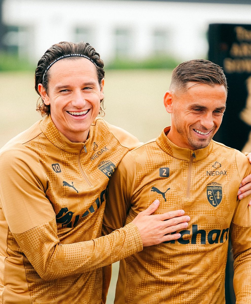 Timothé Crépin (@t_crepin) on Twitter photo 2010 ▶️ 2025
Ensemble, et proches, à Grenoble, Florian Thauvin et Ruben Aguilar se retrouvent à Lens. Histoire sympa.
📸 Photos <a href="/RCLens/">Racing Club de Lens</a> et <a href="/FredericSougey/">Frédéric Sougey</a>.
#RCLens 2010 ▶️ 2025
Ensemble, et proches, à Grenoble, Florian Thauvin et Ruben Aguilar se retrouvent à Lens. Histoire sympa.
📸 Photos <a href="/RCLens/">Racing Club de Lens</a> et <a href="/FredericSougey/">Frédéric Sougey</a>.
#RCLens