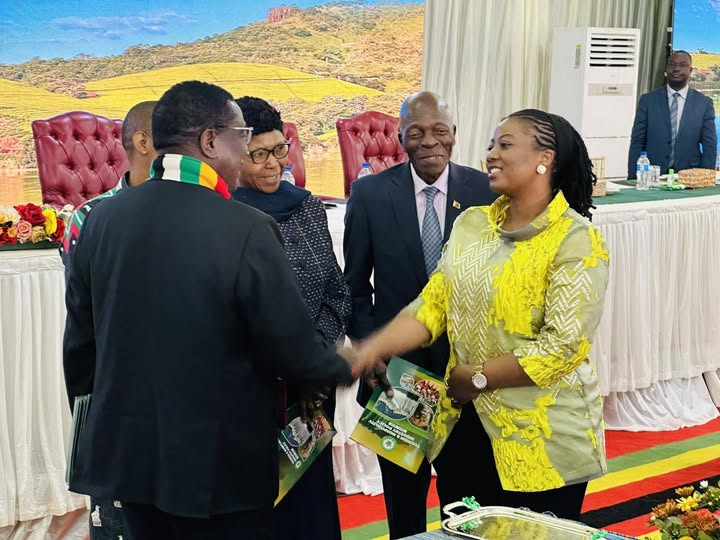 Dr Glen Meda (@medaglen) on Twitter photo <a href="/villageadv/">Willard Madzimbamuto</a> <a href="/JoanaMamombe/">Joanah Mamombe MP</a> This is a thoughtless post. 1stly, some of us who expressed disquiet abt Joanna's cosying to ED are no 'faceless characters'. We are Hre West constituents who slept at Sanganayi tent on 23rd Aug! 2ndly, we are very angry. She will never be in Parly again. Bookmark this post! <a href="/villageadv/">Willard Madzimbamuto</a> <a href="/JoanaMamombe/">Joanah Mamombe MP</a> This is a thoughtless post. 1stly, some of us who expressed disquiet abt Joanna's cosying to ED are no 'faceless characters'. We are Hre West constituents who slept at Sanganayi tent on 23rd Aug! 2ndly, we are very angry. She will never be in Parly again. Bookmark this post!