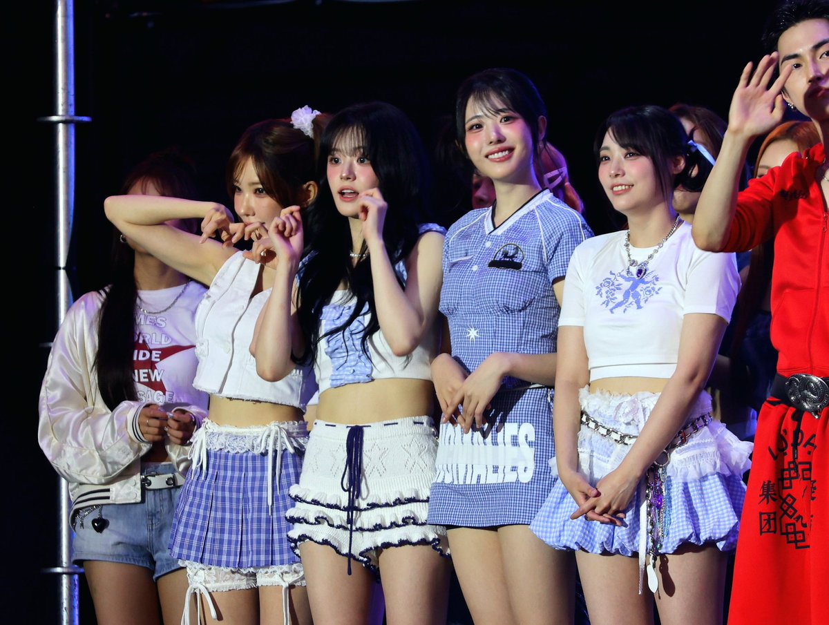 250807 Mcountdown QWER
#QWER #Chodan #Magenta #Hina #Siyeon 
<a href="/hapycb/">Hina .•♡</a> <a href="/magentaof62/">Magenta62</a> <a href="/siyo_min/">밍 ᴿ</a>