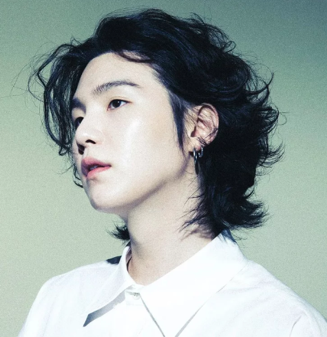 Rolling Stone names Suga's best songs:

1. Haegeum
2. Snooze
3. Huh?!
4. D-Day
5. Daechwita
6. Amygdala
7. Polar Night
8. SUGA's Interlude
9. Lilith
10. People Pt. 2