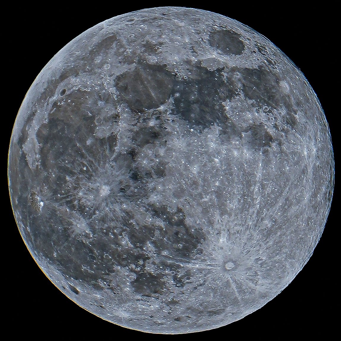 ماه کامل امشب واقعا دیدنیه😍