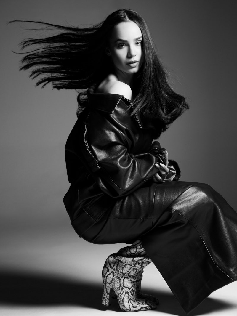 inspiringsofia's tweet image. she’s so mother 😭