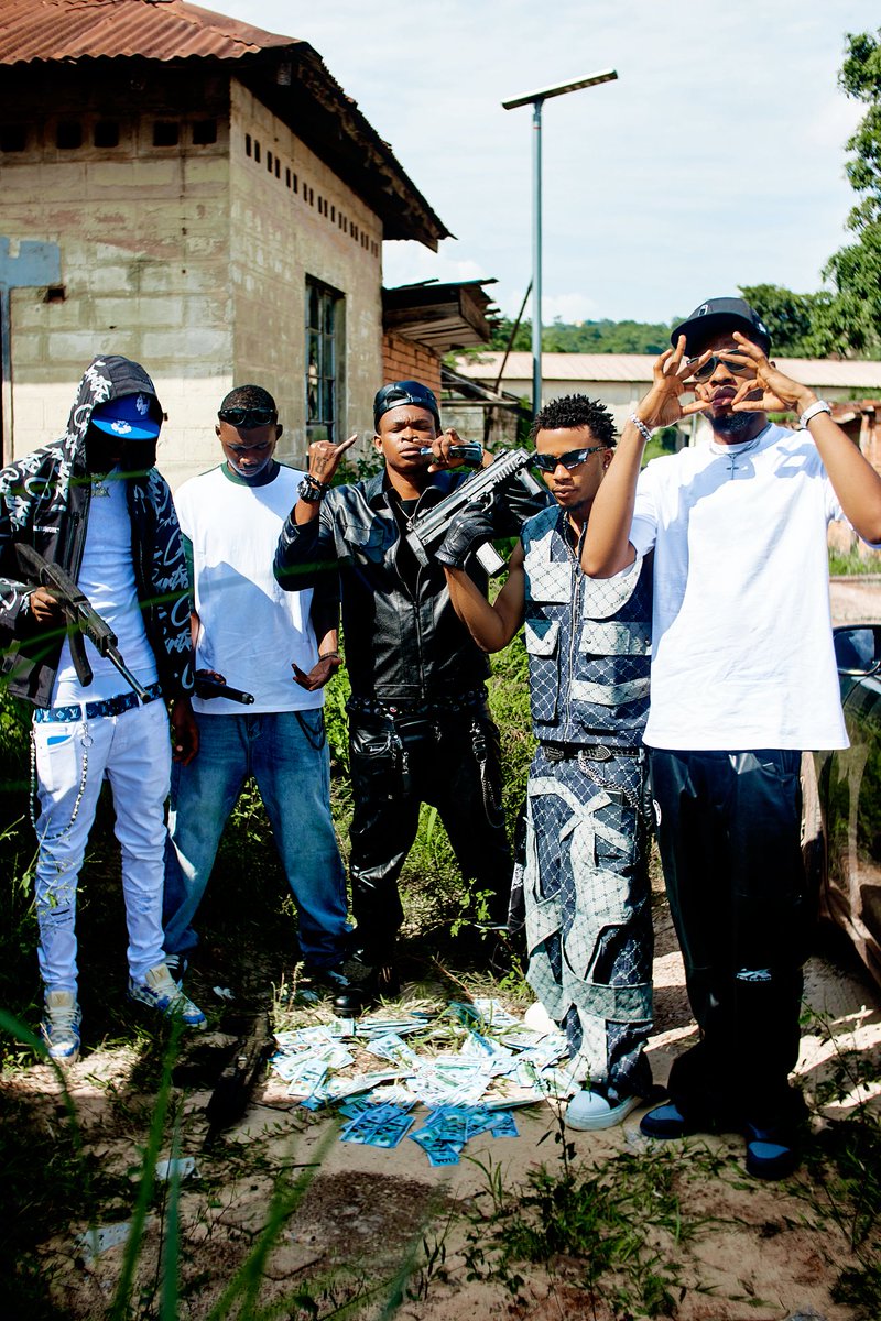 Yoo..MY BATTLE BROTHERS, I GOT A GOLDEN VERSE FROM A SUPERSTAR 🦅🦅 <a href="/Stahgee1/">Stahgee</a> #newmusiccomingsoon FOR YOU ALL, YES YOU! 🎙️💿💿 

SHOUTOUT TO MY BATTLE BROTHERS FOR THE SUPPORTS, I

Styled by <a href="/101dstylist/">101dstylist</a> 
Track produced by @bahdmahn_producer ⭐️