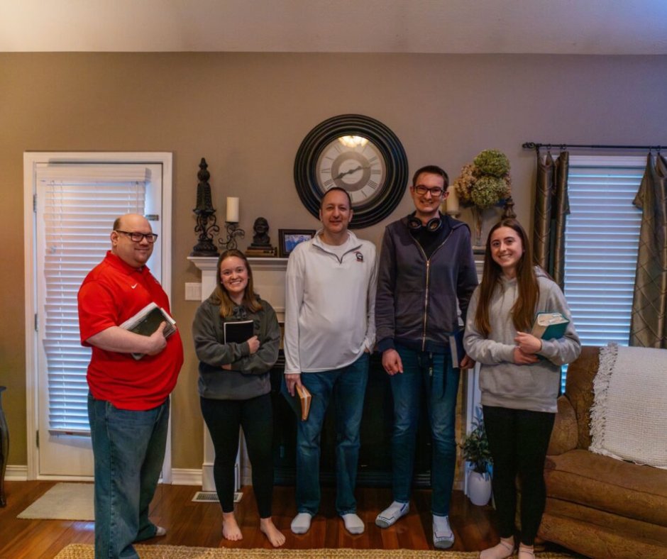 GraceSeminary's tweet image. Ministry doesn’t stop at the classroom door! Dr. Matt Harmon opens his home to students for Bible study and fellowship. Read how he’s living out ministry in everyday life in our latest blog!

Read here: go.grace.edu/DrHarmon