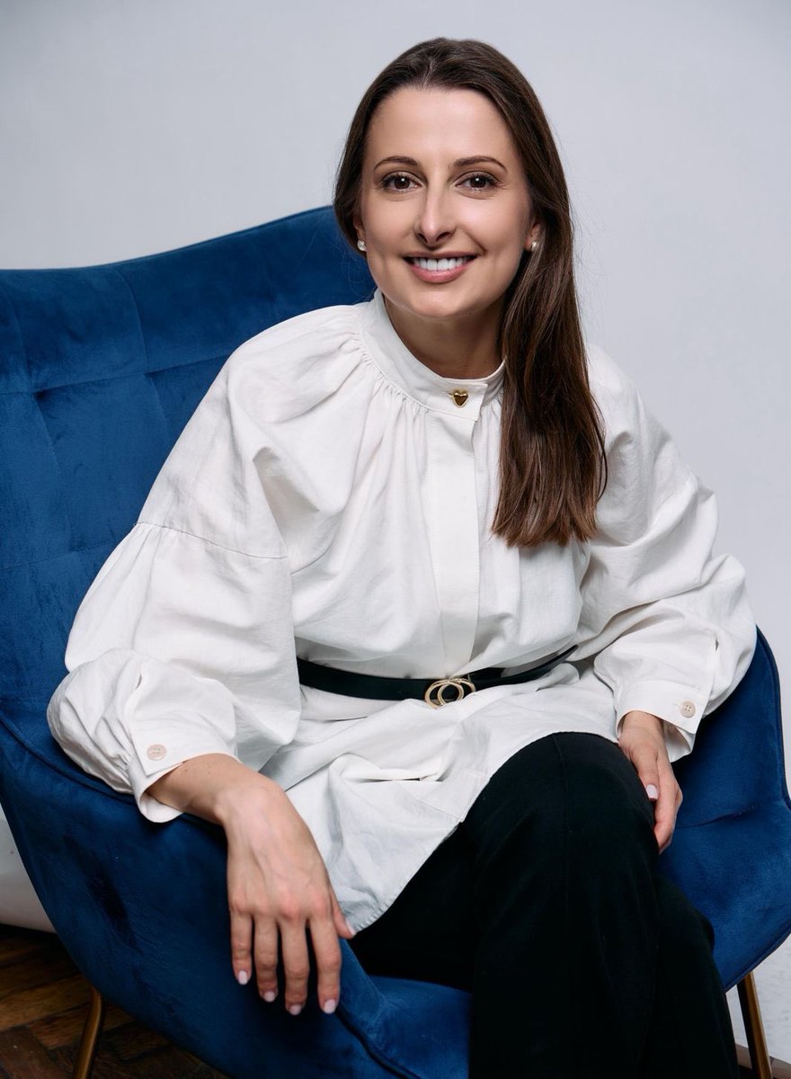 Назві цього профіля @NePrytuliatysa - буремних 13 років. Вона бачила все. Час лишити її в історії.
Тепер я <a href="/AnnaGvozdiar/">Anna Gvozdiar</a> і з фото у світлому! Уявляєте?
Не загубіть)